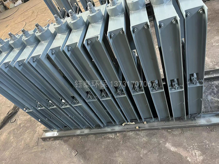 江蘇徐州鋼廠定購的24臺密封型插板閥發貨 江蘇徐州鋼廠定購的24臺密封型插板閥發貨